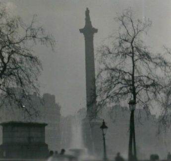 634px-Nelson's_Column_during_the_Great_Smog_of_1952
